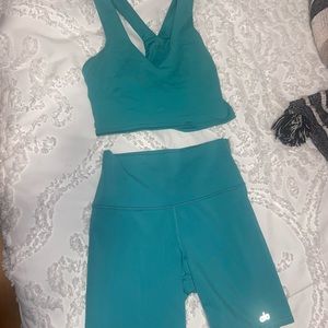 Alo (Airbrush Real Bra Tank and 7” High-Waist Biker Short)